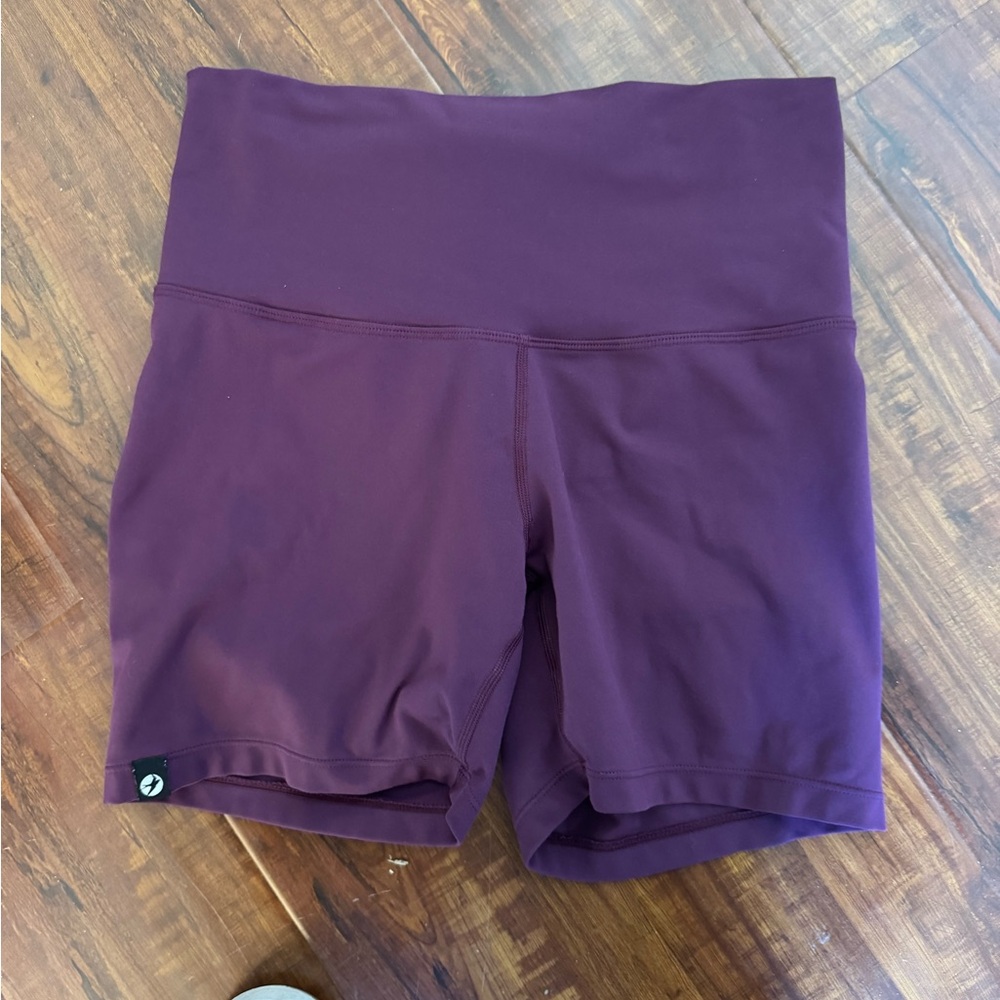 Oiselle Essential Bird Short